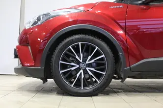 Toyota C-HR, 1.8, 72 kW, гибрид б+э, автомат, передний привод