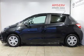 Toyota Yaris, 1.5, 54 kW, гибрид б+э, автомат, передний привод