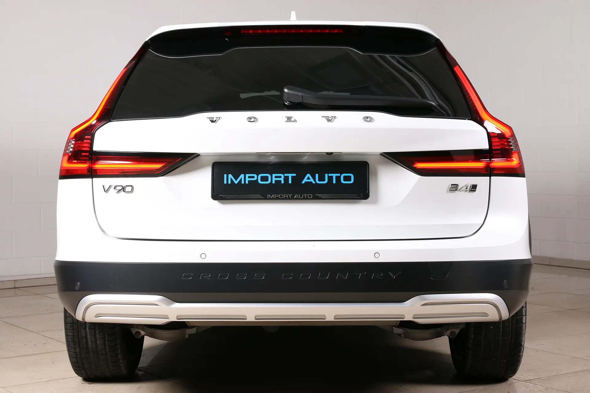 Volvo V90 Cross Country, 2.0, 145 kW, гибрид д+э, автомат, полный привод