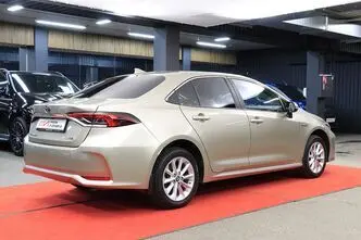 Toyota Corolla, 1.8, 72 kW, гибрид б+э, автомат, передний привод