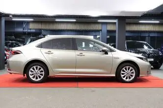 Toyota Corolla, 1.8, 72 kW, гибрид б+э, автомат, передний привод