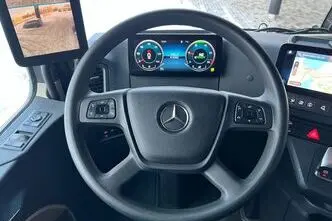 Mercedes-Benz Actros, 12.8, 330 kW, дизель, задний привод