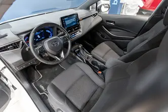 Toyota Corolla, 1.8, 72 kW, гибрид б+э, автомат, передний привод