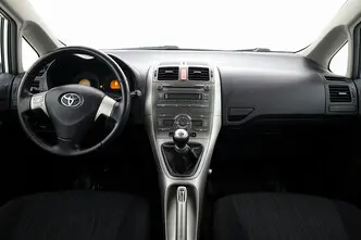 Toyota Auris, 1.6, 91 kW, бензин, механическая, передний привод