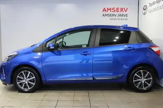 Toyota Yaris, 1.5, 54 kW, гибрид б+э, автомат, передний привод