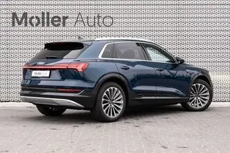 Audi e-tron, 300 kW, электричество, автомат, полный привод