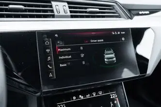 Audi e-tron, 300 kW, электричество, автомат, полный привод