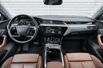 Audi e-tron, 300 kW, электричество, автомат, полный привод