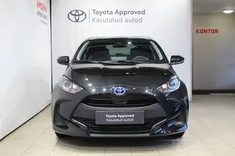 Toyota Yaris, 1.5, 68 kW, гибрид б+э, автомат, передний привод