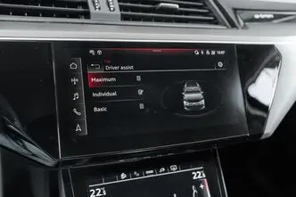 Audi e-tron, 1.0, 230 kW, электричество, автомат, полный привод