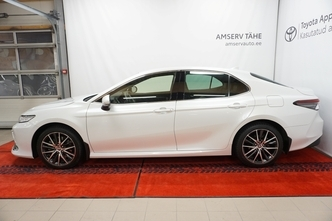 Toyota Camry, 2.5, 131 kW, гибрид б+э, автомат, передний привод