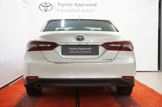 Toyota Camry, 2.5, 131 kW, гибрид б+э, автомат, передний привод