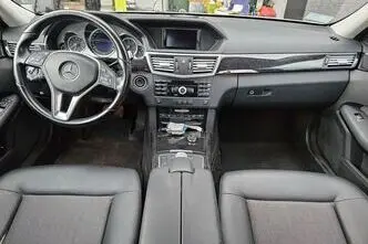 Mercedes-Benz E 220, 2.1, 100 kW, diesel, automatic, rear-wheel drive