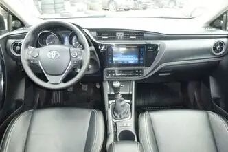 Toyota Auris Touring Sports, 1.6, 82 kW, дизель, механическая, передний привод