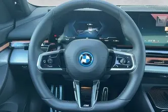 BMW i5, 250 kW, electric, automatic, rear-wheel drive