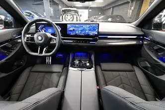 BMW 520, 2.0, 140 kW, гибрид б+э, автомат, задний привод