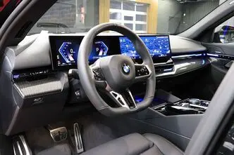 BMW 520, 2.0, 140 kW, гибрид б+э, автомат, задний привод