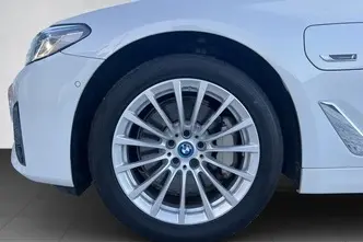 BMW 530, 215 kW, бензин, автомат, полный привод