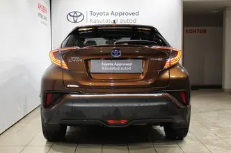 Toyota C-HR, 1.8, 72 kW, гибрид б+э, автомат, передний привод