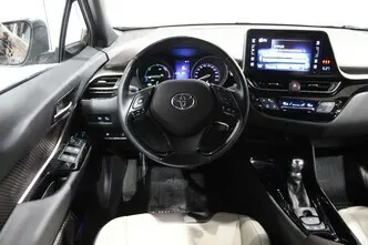 Toyota C-HR, 1.8, 72 kW, гибрид б+э, автомат, передний привод