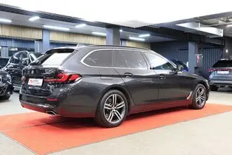 BMW 530, 3.0, 210 kW, гибрид д+э, автомат, полный привод