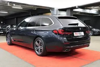 BMW 530, 3.0, 210 kW, гибрид д+э, автомат, полный привод