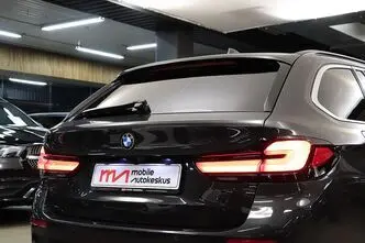 BMW 530, 3.0, 210 kW, гибрид д+э, автомат, полный привод