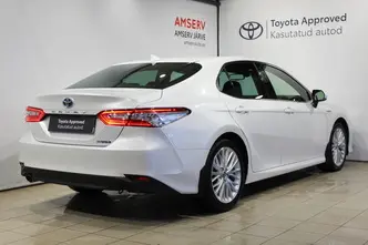 Toyota Camry, 2.5, 131 kW, гибрид б+э, автомат, передний привод