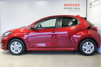 Toyota Yaris, 1.5, 68 kW, гибрид б+э, автомат, передний привод