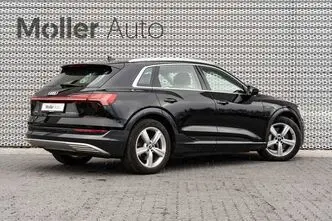 Audi e-tron, 300 kW, электричество, автомат, полный привод