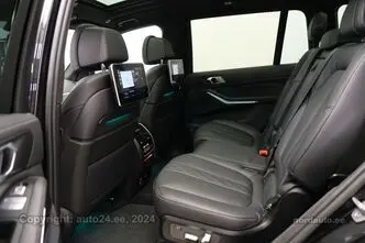 BMW X7, 3.0, 250 kW, гибрид д+э, автомат, полный привод