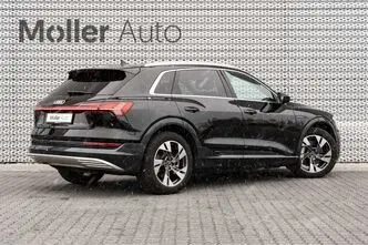 Audi e-tron, 300 kW, электричество, автомат, полный привод