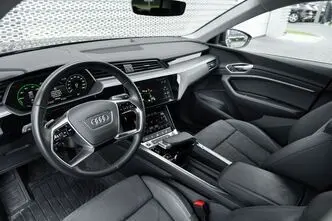 Audi e-tron, 300 kW, электричество, автомат, полный привод