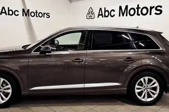 Audi Q7, 3.0, 210 kW, гибрид д+э, автомат, полный привод