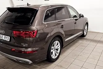 Audi Q7, 3.0, 210 kW, гибрид д+э, автомат, полный привод