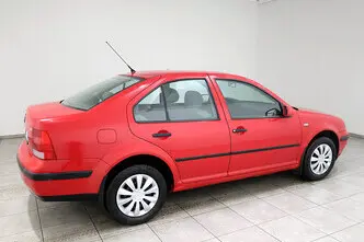 Volkswagen Bora, 1.6, 77 kW, bensiin, manuaal, esivedu