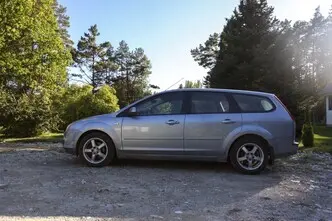 Ford Focus, 1.6, 74 kW, бензин, механическая, передний привод