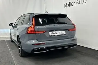 Volvo V60, 2.0, 145 kW, гибрид б+э, автомат, передний привод