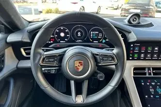 Porsche Taycan, 500 kW, электричество, автомат, полный привод