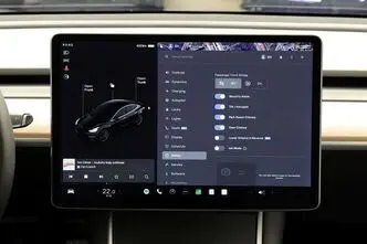 Tesla Model 3, 155 kW, электричество, полный привод