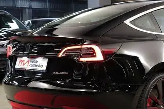 Tesla Model 3, 155 kW, электричество, полный привод