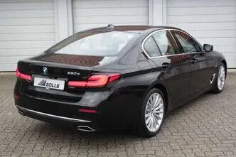 BMW 530, 2.0, 215 kW, подключаемый гибрид б+э, автомат, задний привод