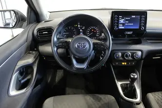 Toyota Yaris, 1.5, 92 kW, бензин, механическая, передний привод