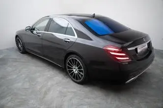 Mercedes-Benz S 560, 4.0, 345 kW, бензин, автомат, полный привод