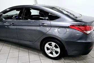 Hyundai i40, 1.6, 99 kW, бензин, механическая, передний привод