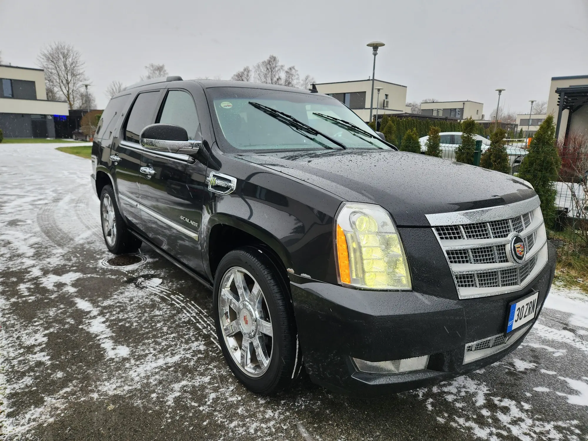 Cadillac Escalade, 6.0, 248 kW, гибрид б+э, автомат, полный привод