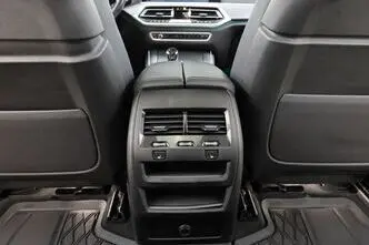 BMW X5, 3.0, 210 kW, подключаемый гибрид б+э, автомат, полный привод