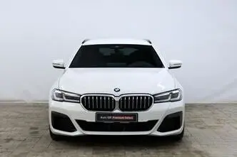 BMW 530, 3.0, 210 kW, гибрид д+э, автомат, полный привод