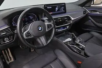 BMW 530, 3.0, 210 kW, гибрид д+э, автомат, полный привод