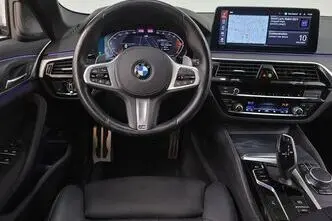 BMW 530, 3.0, 210 kW, гибрид д+э, автомат, полный привод